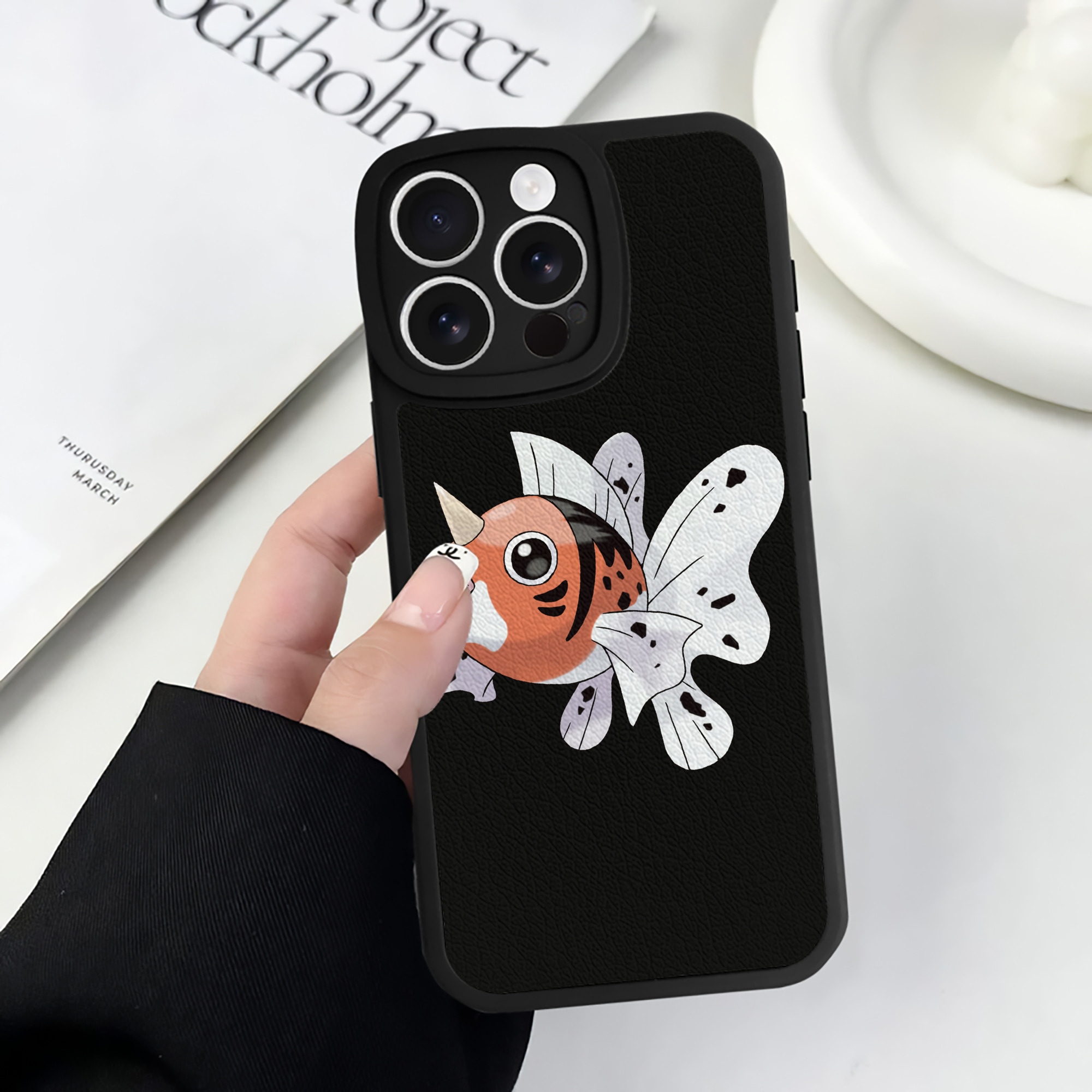 （画像用） ポケットモンスター Pokémon 【iPhone 16シリーズ対応】シリコンスマホケース（レザー調） 材質：シリコン